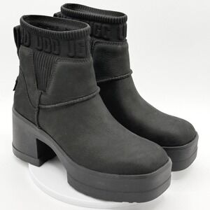 UGG Moxy Platform Chelsea Boots 7.5 Black Leather Waterproof Pull On 1171475